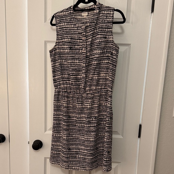 Merona Dresses & Skirts - Merona Black and Cream Sleeveless Dress with pockets size large